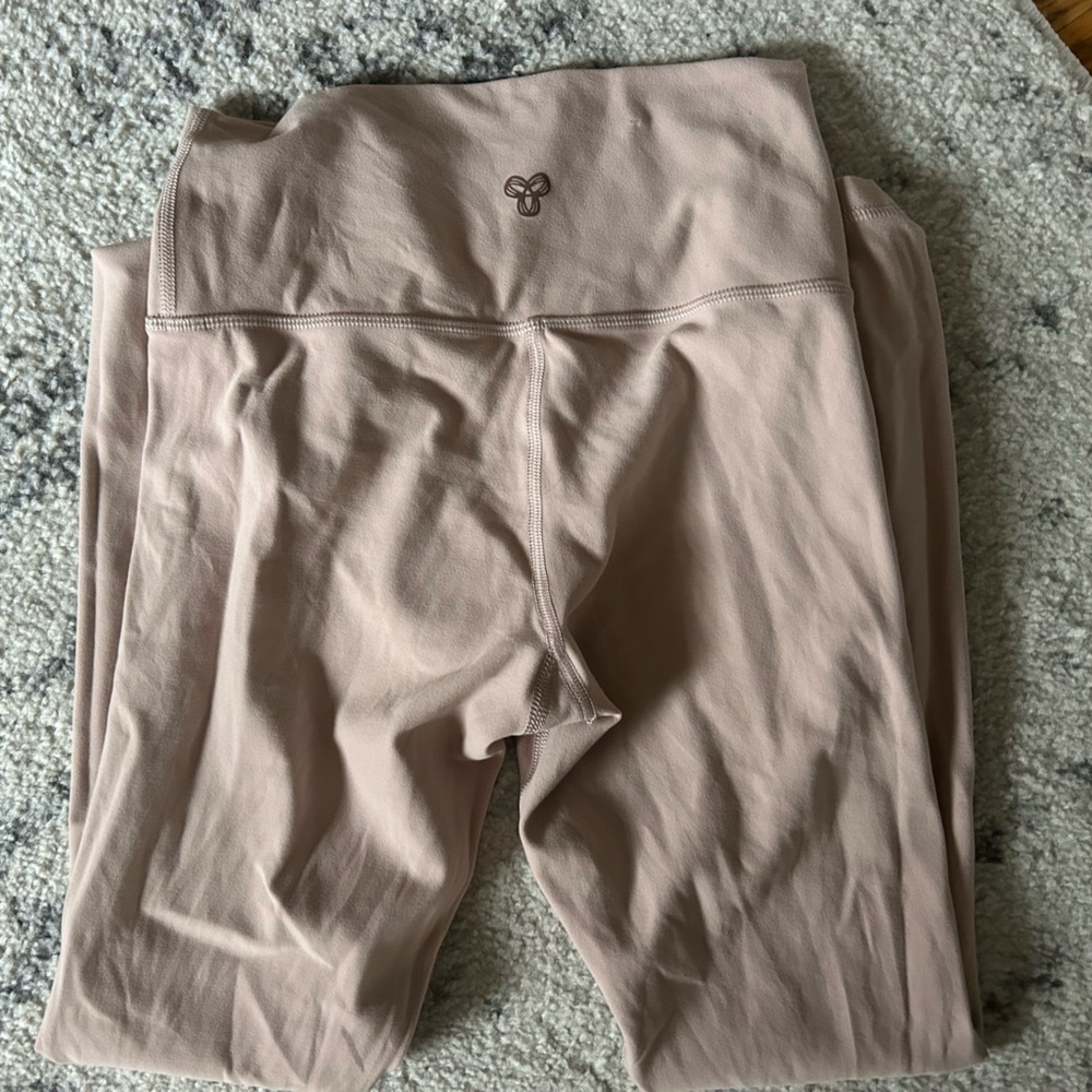Aritzia leggings- TNA barely blush